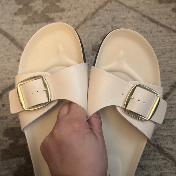 Universal Thread Sandal - Picture 5 of 7